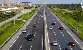 Cục Cảnh sát giao thông đề nghị tổ chức 'làn đường vượt xe' trên cao tốc