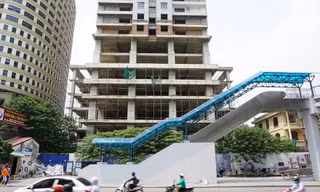 Giá nhà đất 'đu đỉnh' bất chấp áp lực đáo hạn trái phiếu 