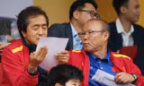 Hết hạn cách ly, thầy Park dự khán các trận đấu V-League