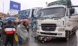 Bị cuốn vào gầm xe tải, 2 thiếu nữ tử vong