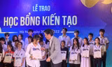 Trao học bổng Kiến tạo cho 40 học sinh có hoàn cảnh khó khăn 