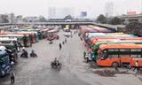 Có 4 DN vận tải tại Bến xe Nước Ngầm xin tăng giá cước dịp Tết. Ảnh: T.Đảng