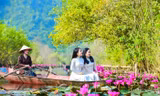 Mùa hoa súng ở suối Yến - chùa Hương. Ảnh: Dulichvietnam.com.vn