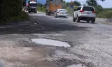 Quốc lộ 12C kết nối cao tốc ở Hà Tĩnh hư hỏng nặng