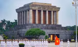 Lăng Bác đón tiếp nhân dân trong ngày đầu tiên năm 2021