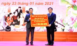 Bí thư Vương Đình Huệ trao quà Tết cho công nhân lao động