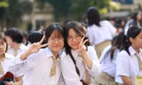 Bộ Chính trị quyết định miễn học phí cho học sinh công lập từ mầm non đến hết THPT