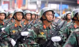 Quân đội diễn tập diễu binh trên đường phố Điện Biên