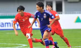 U19 Việt Nam đã thi đấu nỗ lực trước Nhật Bản - Ảnh: Gia Hưng/ Dân Trí