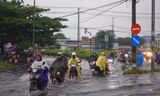 TPHCM sắp đón đỉnh triều cường, mực nước vùng hạ lưu sông Sài Gòn - Đồng Nai lên nhanh