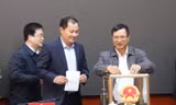 Bỏ phiếu tín nhiệm. 