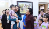 Phu nhân Ngô Phương Ly và Phu nhân Naly Sisoulith thăm Làng trẻ em Birla Hà Nội