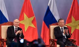 Chủ tịch nước Tô Lâm và Tổng thống Nga Putin gặp gỡ cựu sinh viên