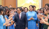 Thủ tướng: Mỗi người phụ nữ Việt Nam là một bông hoa đẹp, lan tỏa tình yêu thương