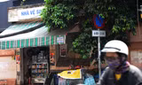 Nhà vệ sinh công cộng biến tướng ở TPHCM