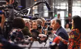 Thủ tướng Hungary Victor Orban trả lời báo chí trước khi dự thượng đỉnh của EU ngày 30/5. (Ảnh: Reuters)