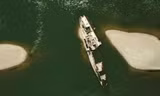 Một con tàu nổi lên khi sông Danube chịu hạn hán nghiêm trọng. (Ảnh: Reuters)