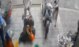 Thượng úy quân đội thi triển võ thuật, quật ngã tên trộm xe máy ở Nha Trang