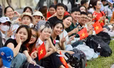 Biển người đổ về trung tâm TPHCM xem sơ duyệt diễu binh