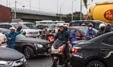 Ken cứng xe hướng vào cửa ngõ phía Đông TPHCM trong ngày đầu nghỉ lễ
