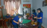 Thanh niên Cần Thơ may 2000 khẩu trang phục vụ học sinh phòng dịch 