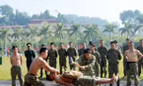 Mục kích đặc công chống khủng bố khổ luyện