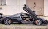 Siêu xe McLaren P1 có giá cơ bản khoảng 1 triệu Euro, trong khi đó mức giá cơ bản của siêu xe này tại Mỹ là từ 1,15 triệu đô la. Đây là một mức giá không hề rẻ, chỉ có 375 chiếc McLaren P1 được xuất xưởng và đều đã có chủ.