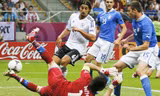 Người Đức chờ 'gián điệp' Khedira