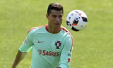 Ronaldo nói gì trước trận chiến 'bá vương' với Pháp?