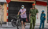 Bất chấp lệnh 'ở nhà', nhiều người Hà Nội vẫn đổ ra đường tập thể dục 