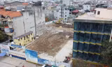 Ngôi nhà 5 tầng không phép mọc lên khiến dự án gần 800 tỷ đồng chậm tiến độ