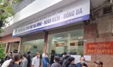 Cảnh đông đúc khi người dân đổ xô đi nộp tiền sử dụng đất trước ngày 1-3-2021