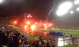Sân Shah Alam rực trời pháo sáng.