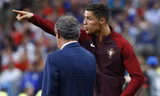 Mourinho chỉ trích Ronaldo vì hành xử như HLV