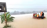 Lũ lên nhanh, một số địa phương miền Bắc ngập sâu 
