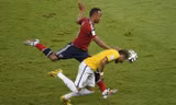 Pha vào bóng của Zuniga khiến Neymar dính chấn thương - Ảnh: Eurosport. 