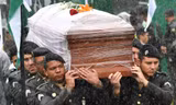 Nước mưa hòa nước mắt ở lễ tưởng niệm 19 cầu thủ Chapecoense