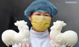 Nặn bánh bao hình gà đón năm Đinh Dậu