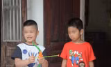 Hai bé trai trong vụ trao nhầm con tại Ba Vì, Hà Nội
