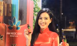 Sau khi thưởng thức sản được chiết xuất từ sâm Ngọc Linh K5, hoa hậu Đỗ Thị Hà cho biết rất thơm ngon, vị ngọt dịu nhẹ
