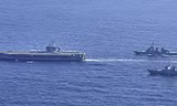 Tàu sân bay Carl Vinson của Mỹ tập trận cùng 2 tàu khu trục Hàn Quốc và Nhật Bản. (Ảnh: BQP Hàn Quốc)