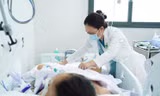 Bệnh viện thiếu thuốc, bệnh nhân BHYT phải mua thuốc ngoài