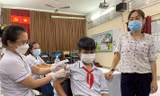 Con chưa tiêm vắc xin, phụ huynh sẽ nhận được tư vấn trực tiếp