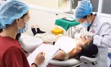 Bệnh viện phụ sản đầu tiên mở phòng khám nha để... ngăn chặn sinh non