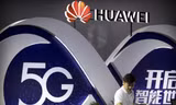 Tập đoàn công nghệ Huawei của Trung Quốc vừa bị Mỹ tung một cú đấm giáng trời bằng việc đưa vào danh sách đen hạn chế mua thiết bị của các công ty Mỹ.
