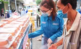 Chăm lo người dân yếu thế trong khu cách ly, khu phong tỏa