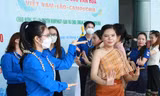 Bạn trẻ Việt-Lào-Campuchia hân hoan đón Tết cổ truyền Bunpimay, Chôl Chnăm Thmây