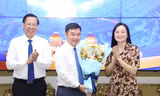 Chủ tịch TPHCM trao quyết định tiếp nhận, bổ nhiệm 6 cán bộ