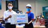 Thăm hỏi, tặng quà các đội hình ‘Tiếp sức mùa thi’ tại TPHCM 