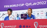 Hậu vệ Yuto Nagatomo cùng HLV Hajime Moriyasu trả lời phỏng vấn trước trận đấu.